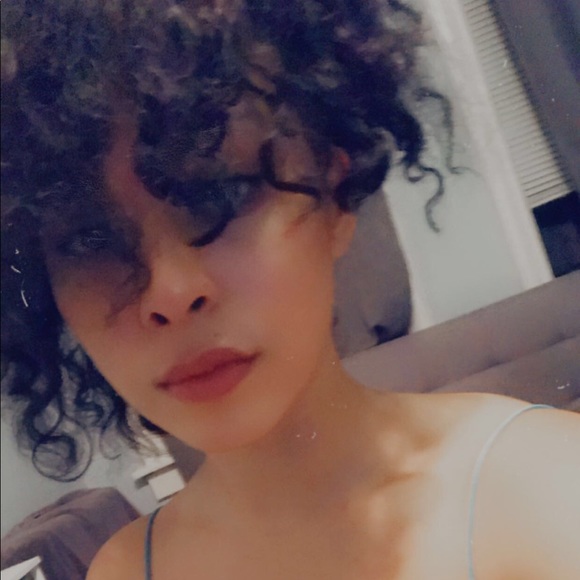 Meet your Posher, Carolyn - Picture 1 of 1